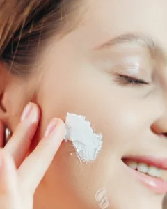 10 Cremas con Ingredientes Naturales que Sí Funcionan